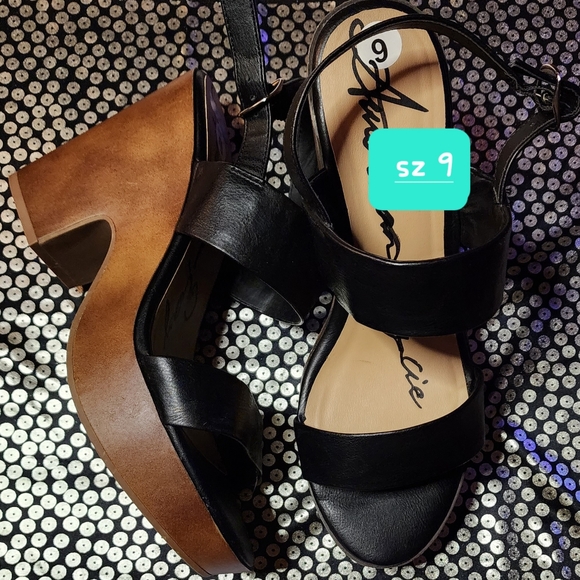 American Rag Shoes - American Rag platform sandals.  Sz 9